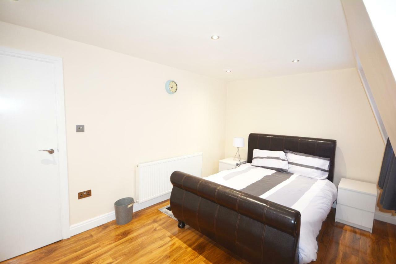 London Modern 4 Bedroom Apartment المظهر الخارجي الصورة