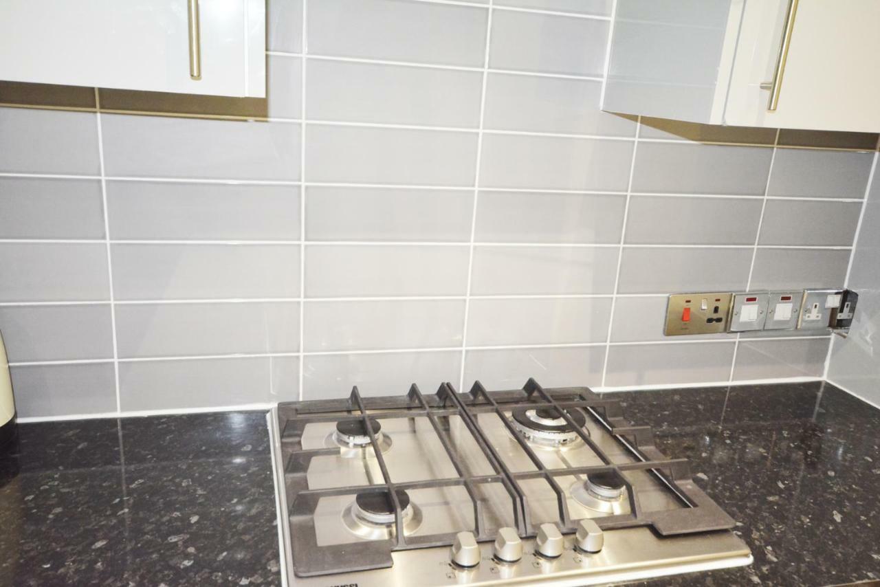 London Modern 4 Bedroom Apartment المظهر الخارجي الصورة