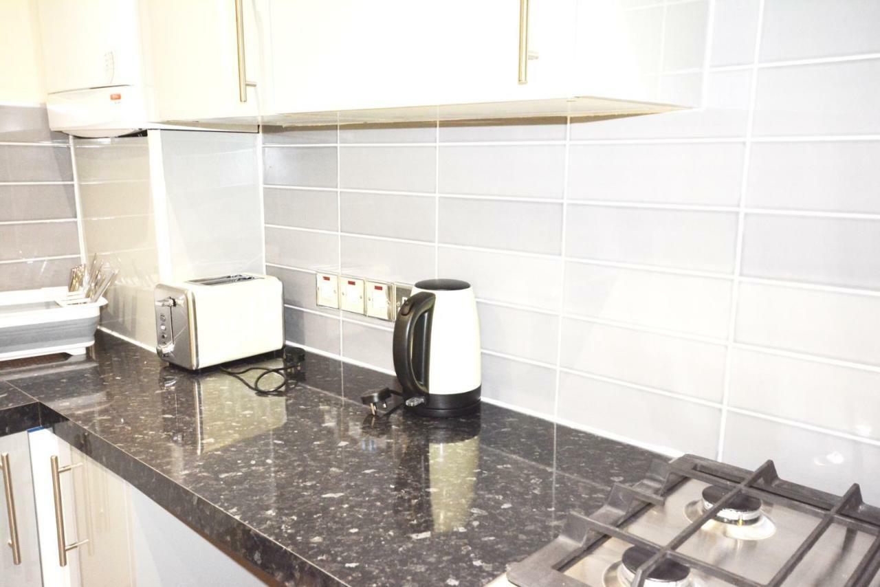 London Modern 4 Bedroom Apartment المظهر الخارجي الصورة