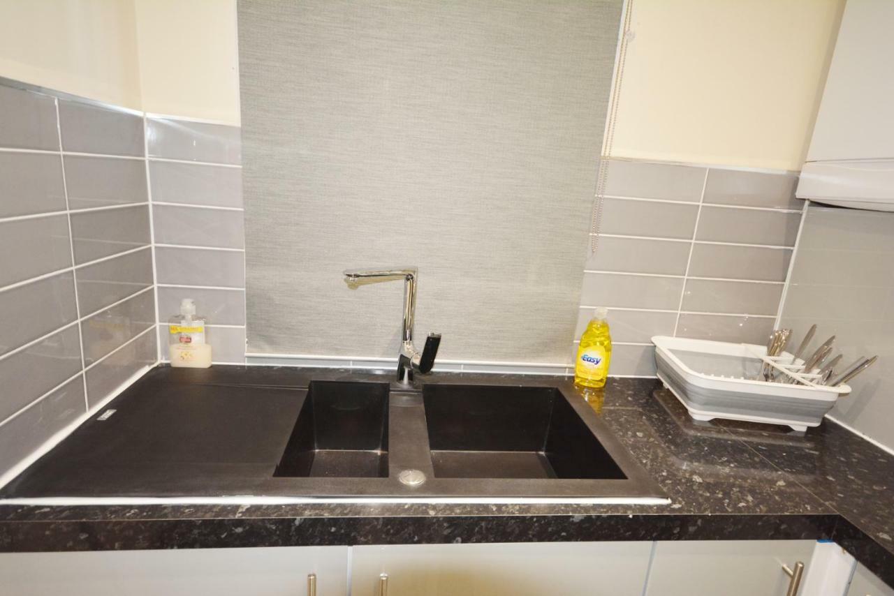 London Modern 4 Bedroom Apartment المظهر الخارجي الصورة