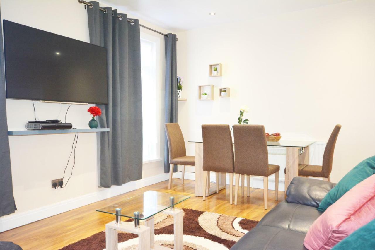 London Modern 4 Bedroom Apartment المظهر الخارجي الصورة