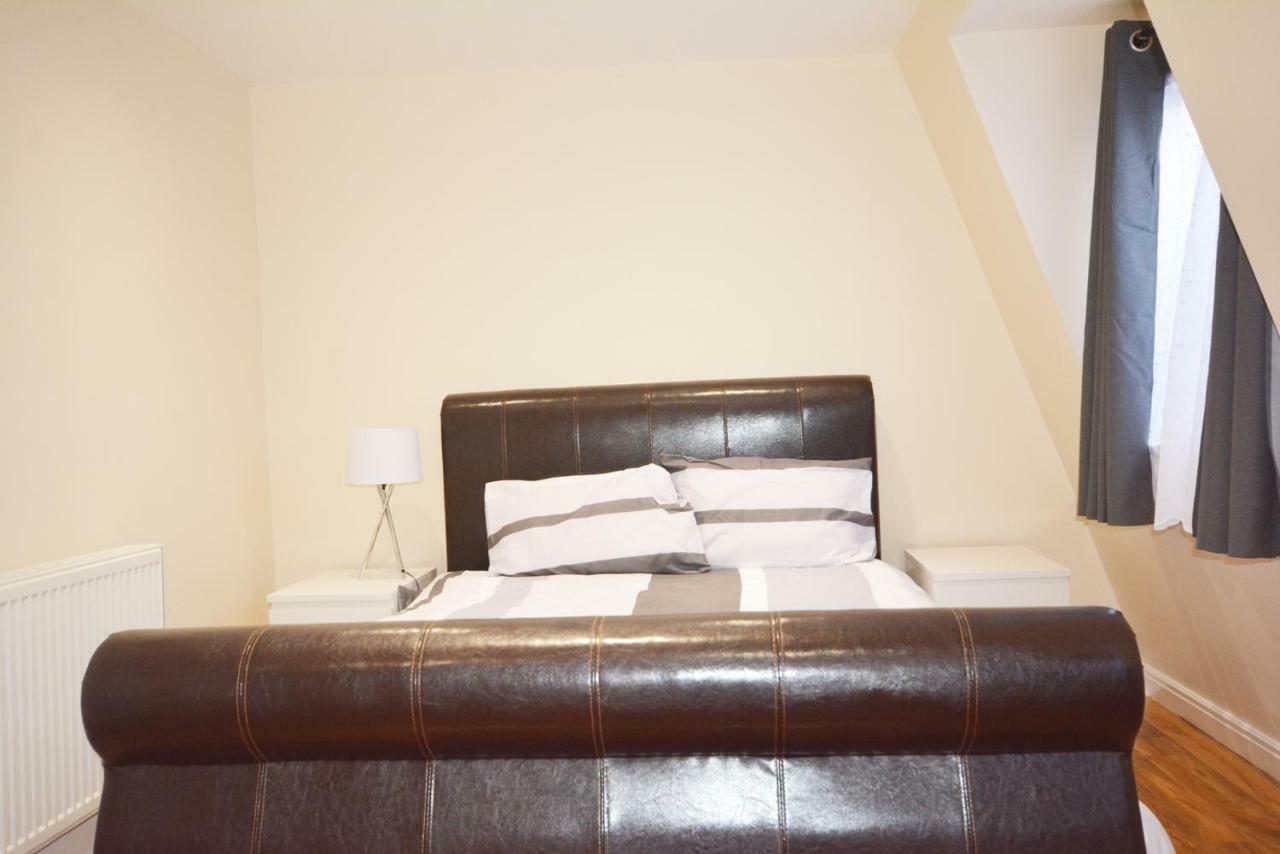 London Modern 4 Bedroom Apartment المظهر الخارجي الصورة