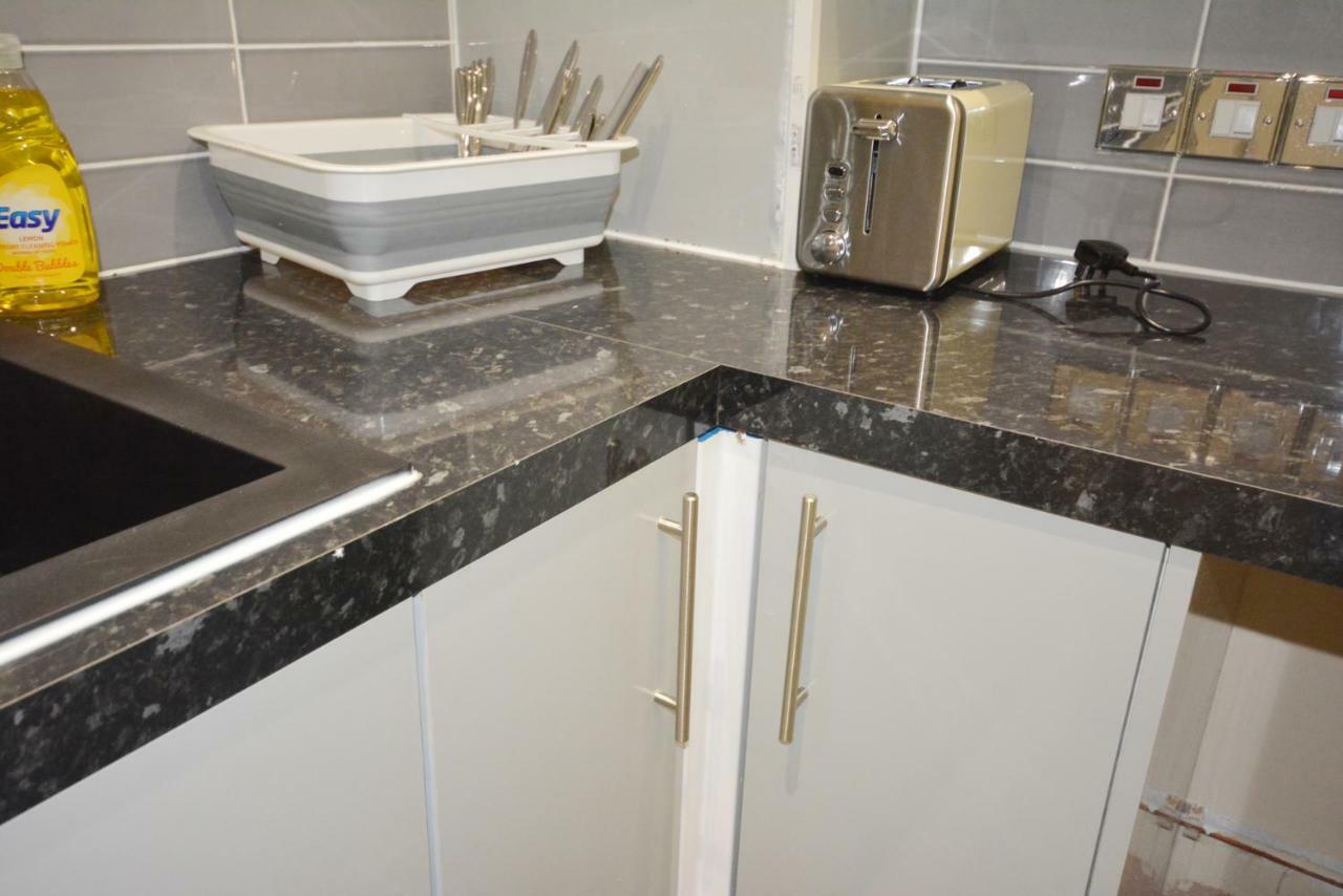 London Modern 4 Bedroom Apartment المظهر الخارجي الصورة