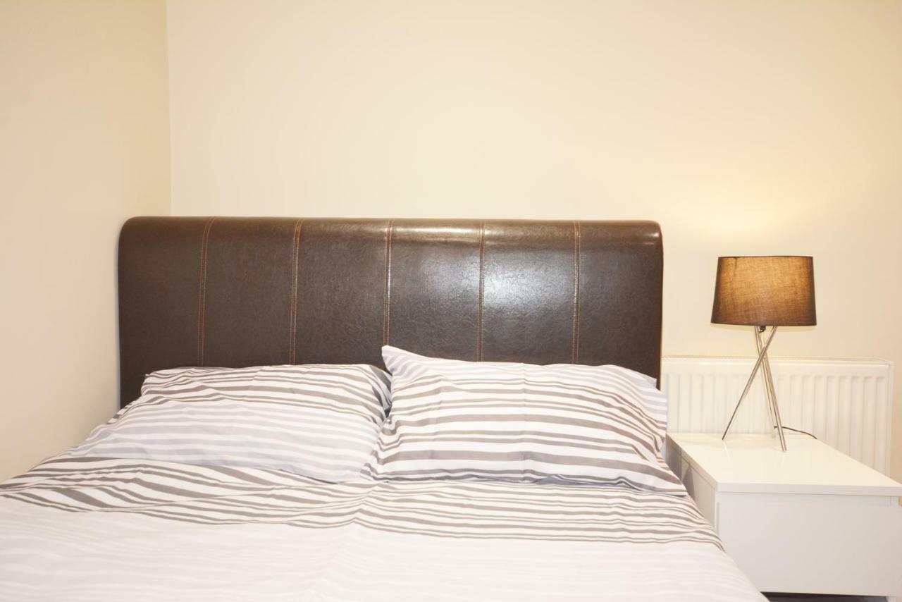 London Modern 4 Bedroom Apartment المظهر الخارجي الصورة